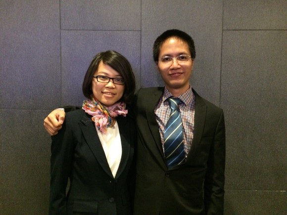Herr Son Nguyen (R) und seine Frau Thao Thanh Nguyen nach der New York Erfahrungsaustausch-Konferenz am 15. Mai 2016.