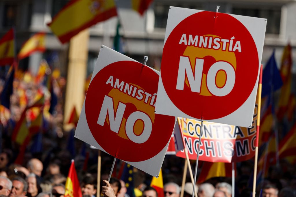 Spanien Zehntausende protestieren gegen Amnestie für katalanische