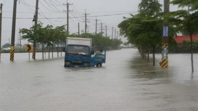 Jahrhundert-Niederschläge und Überschwemmungen auf Taiwan