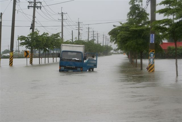 Jahrhundert-Niederschläge und Überschwemmungen auf Taiwan