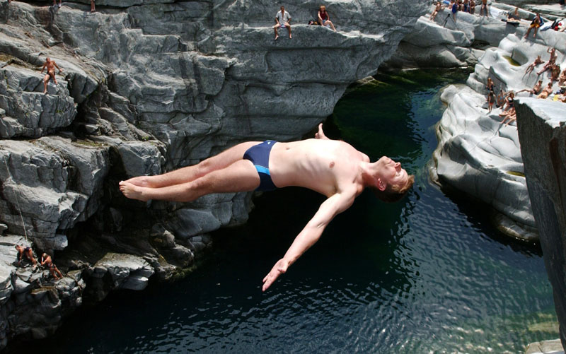Cliff-Diving-Europameisterschaften in Ponte Brolla, Schweiz