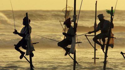 Fischer am Strand von Koggala, Sri Lanka