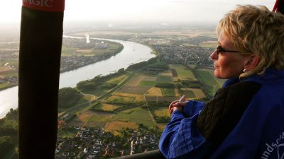 Ballonflug über dem Rhein zwischen Köln und Bonn