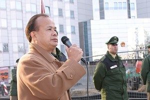 „Das grundlegende Problem in China ist das Problem mit der KP.“ Xue Wei, Vorsitzender der Chinesischen Allianz für Demokratie, hielt eine vehemente Rede bei der Kundgebung vor der chinesischen Botschaft in Berlin. (Foto - DNE)
