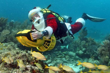 Santa taucht ab für einen guten Zweck