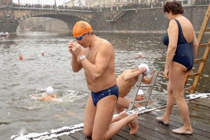 Mutige Schwimmer