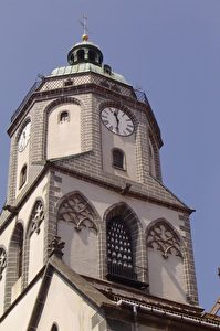 Turm der Frauenkirche mit Porzellanglockenspiel.
