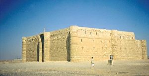 Das Wüstenschloss Qasr el-Kharana aus dem 8. Jahrhundert. (Foto - Hans-Christian Schikore)
