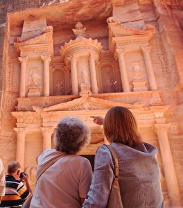 Das wohl berühmteste Bauwerk Petras, das fast 40 Meter hohe Khazne al-Firaun, das „Schatzhaus des Pharao“. (