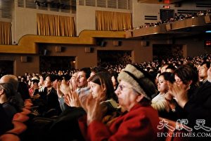 Die begeisterten Zuschauer in der Radio City Music Hall. (