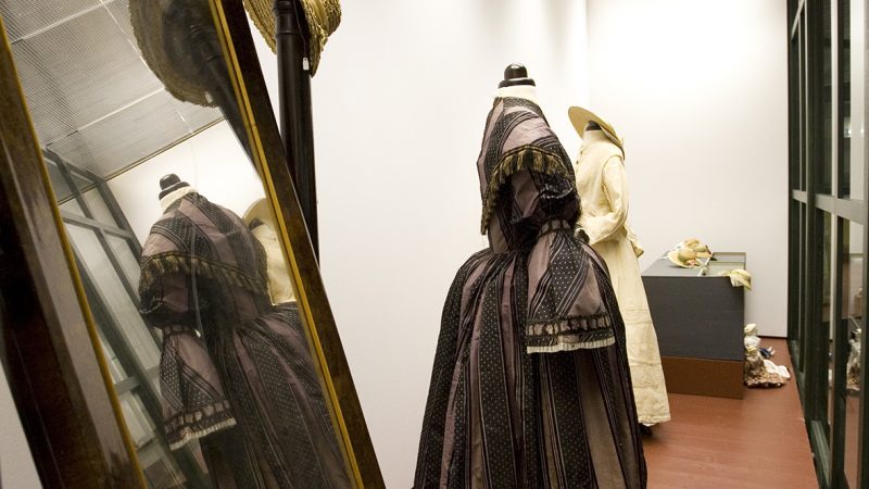 Ein Querschnitt aus 150 Jahren Mode und Bekleidung