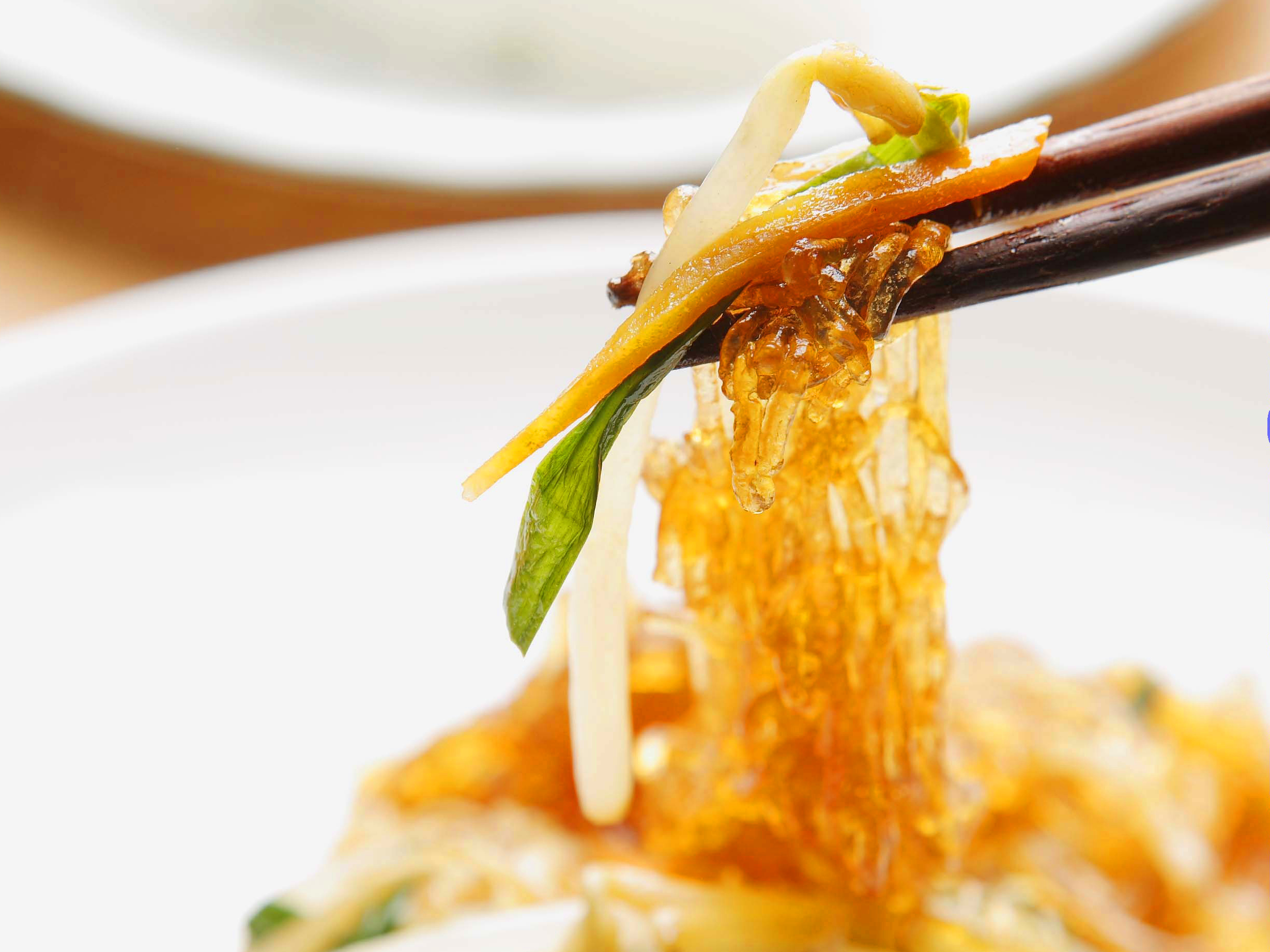 Chinesische Küche: Gebratene Glasnudeln mit Soja-Sprossen (1)