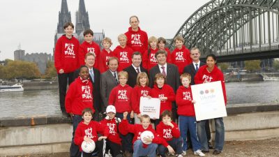 Schulkinder wollen 3000 Kilometer zur Fußball-EM dribbeln