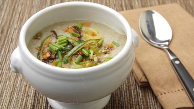 Fleischlos glücklich: Suppe mit Grünkern und Gemüse