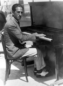 Zu den meisten Kompositionen von George Gershwin schrieb sein Bruder Ira die Texte. (