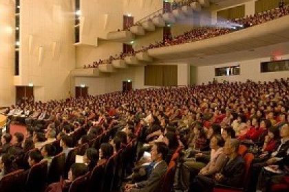 Universitätsdirektor: Spectacular mit Eleganz und Raffinesse