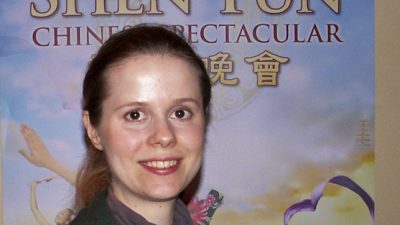 Schwedische Parlamentsabgeordnete fühlte sich ‚sehr harmonisch’ bei Shen Yun