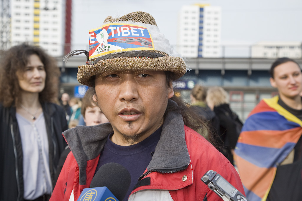 Tibet-Konflikt: Gewaltlos gegen Gewalt