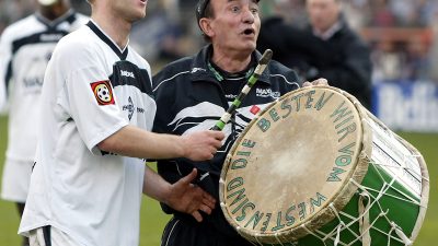 …und nun trommelt er nicht mehr – „Manolo“, der Trommler vom Bökelberg