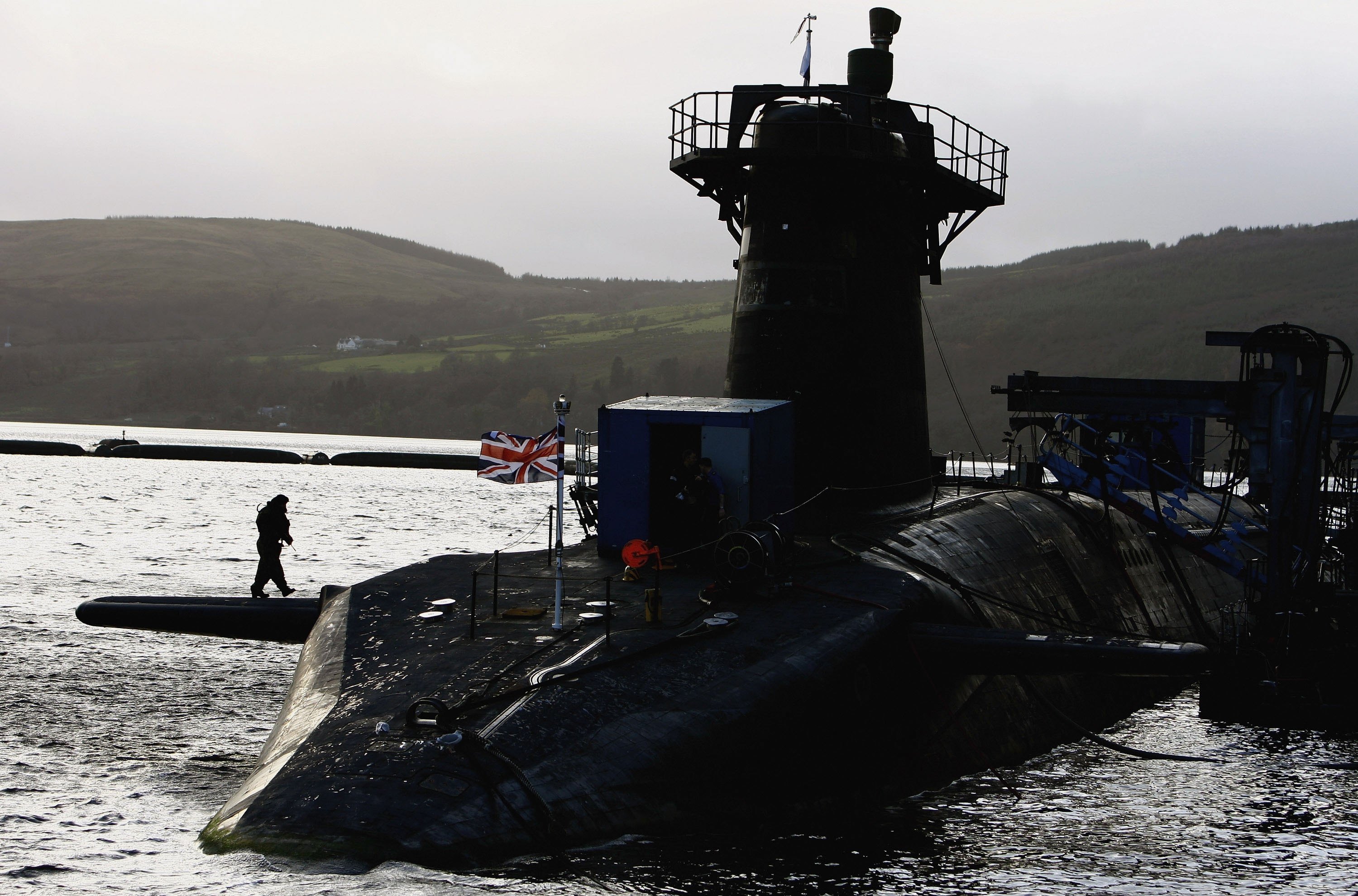 Britisches Trident-Atom U-Boot beschattet Chinas Waffenlieferungen für Simbabwe