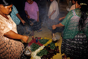 Maya-Zeremonie in Quehueche. (