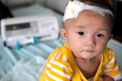 In China sind vermutlich sechs Millionen Kinder in Gefahr durch verunreinigtes Milchpulver