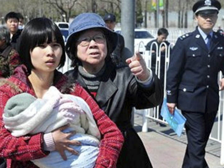 Freude bei Hus Mutter in Peking