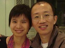 Der Bürgerrechtsaktivist Hu Jia mit seiner Frau, die heute unter strengem Hausarrest steht. (ET)
