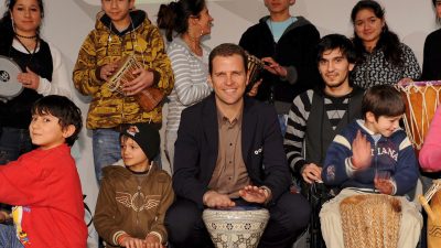 Oliver Bierhoff prämiert die Gewinner des DFB und Merzedes-Benz Integrationspreises 2008