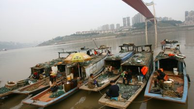 Gewaltige Steinmassen gefährden Schiffahrt im Jangtse