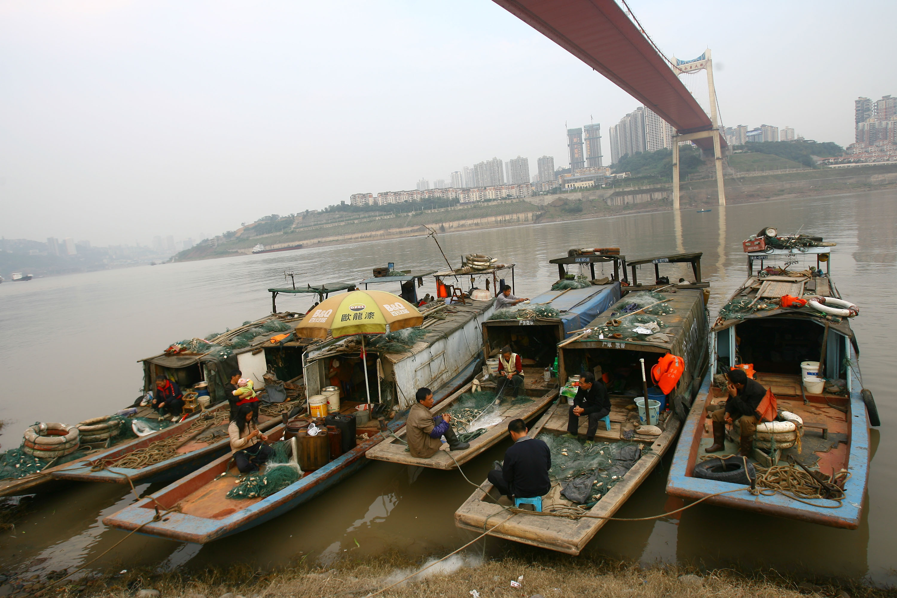 Gewaltige Steinmassen gefährden Schiffahrt im Jangtse