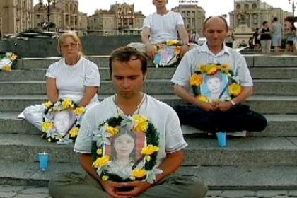 Falun Gong: Worldwide Vigils Call for End to 10 Years of CCP Suppression