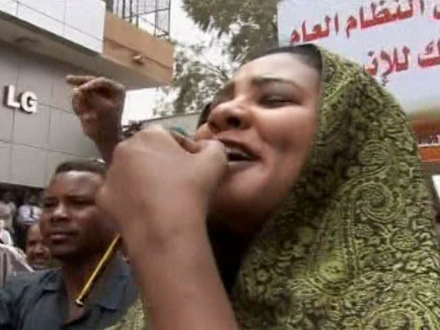 Sudanerin erwartet 40 Peitschenhiebe für das Tragen von Hosen