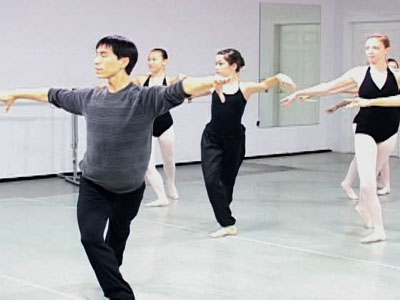 USA: Ballerinas nehmen an Master Class für klassischen chinesischen Tanz teil