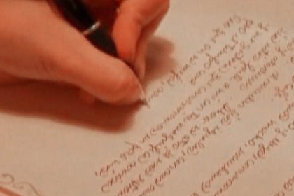 Cuban Woman Writes Love Letters for a Living