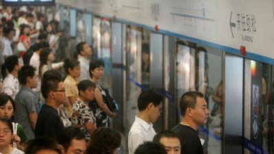 Regime will Unterhaltungen in Pekinger U-Bahn abhören