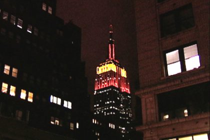 Empire State Building leuchtet für das chinesische kommunistische Regime