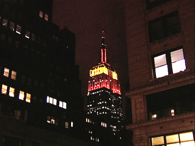 Empire State Building leuchtet für das chinesische kommunistische Regime