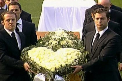 Germany: Thousands Mourn Death of German Soccer Player Robert Enke