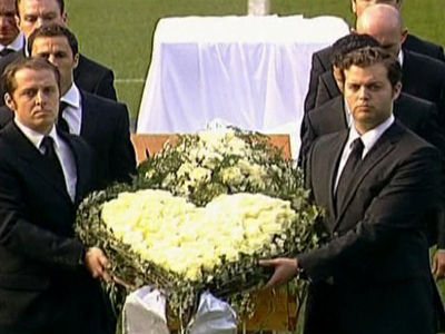 Germany: Thousands Mourn Death of German Soccer Player Robert Enke