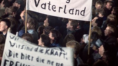 Umfrage: Mehrheit der Deutschen hält Einsatz der DDR-Bürger 1989 wichtig für Wiedervereinigung