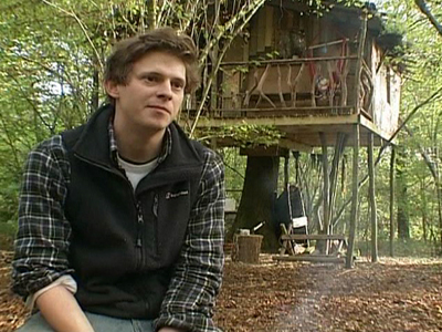 Brite zieht in ein Baumhaus um