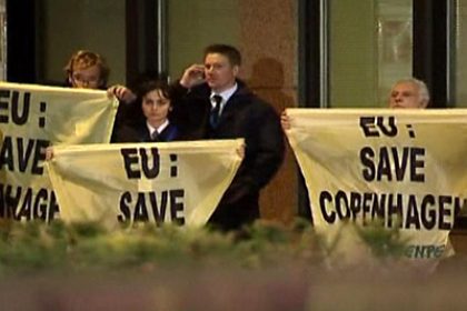 Brussels: Greenpeace Protesters Demand Deeper Cuts