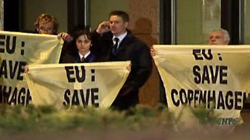 Brussels: Greenpeace Protesters Demand Deeper Cuts
