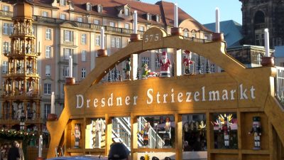 Traditioneller Riesenstollen und Riesenpyramide