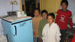 Die Kühlschränke, welche die Schwetzinger Tibethilfe finanziert hat, laufen noch immer ...