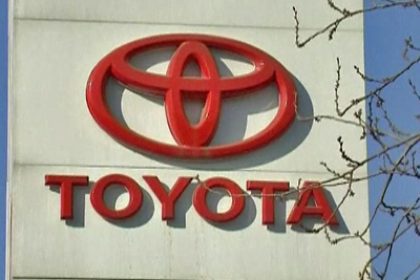 Toyota U.S. President Apologizes For Faulty Pedal Recall