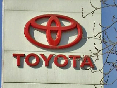 Toyota U.S. President Apologizes For Faulty Pedal Recall