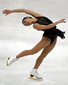 Miki Ando aus Japan, sie war die erste Eiskunsttänzerin, die beim Wettkampf einen Vierfachsprung schaffte.