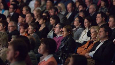 Verkaufsmanagerin: Shen Yun bringt Hoffnung